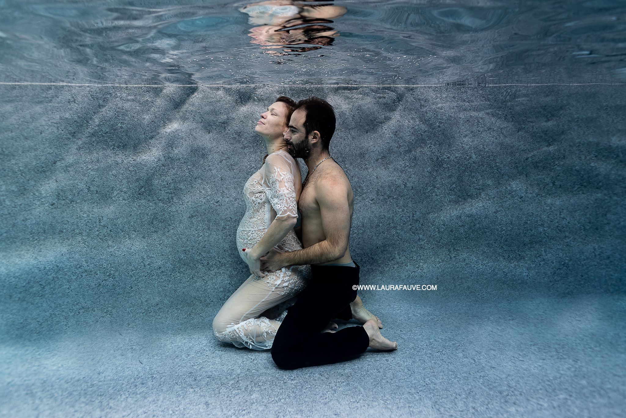 UNDERWATER_COUPLE